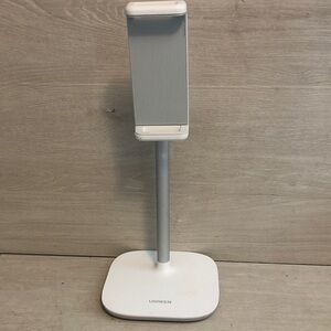 UGREEN LP177 Adjustable White & Silver Phone and Tablet Stand